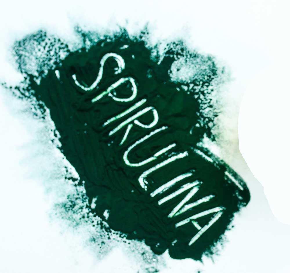 اسپیرولینا چیست و چرا دانشمندان آن را غذای آینده میدانند؟ اسپیرولینا چیست و چرا دانشمندان آن را غذای آینده میدانند؟