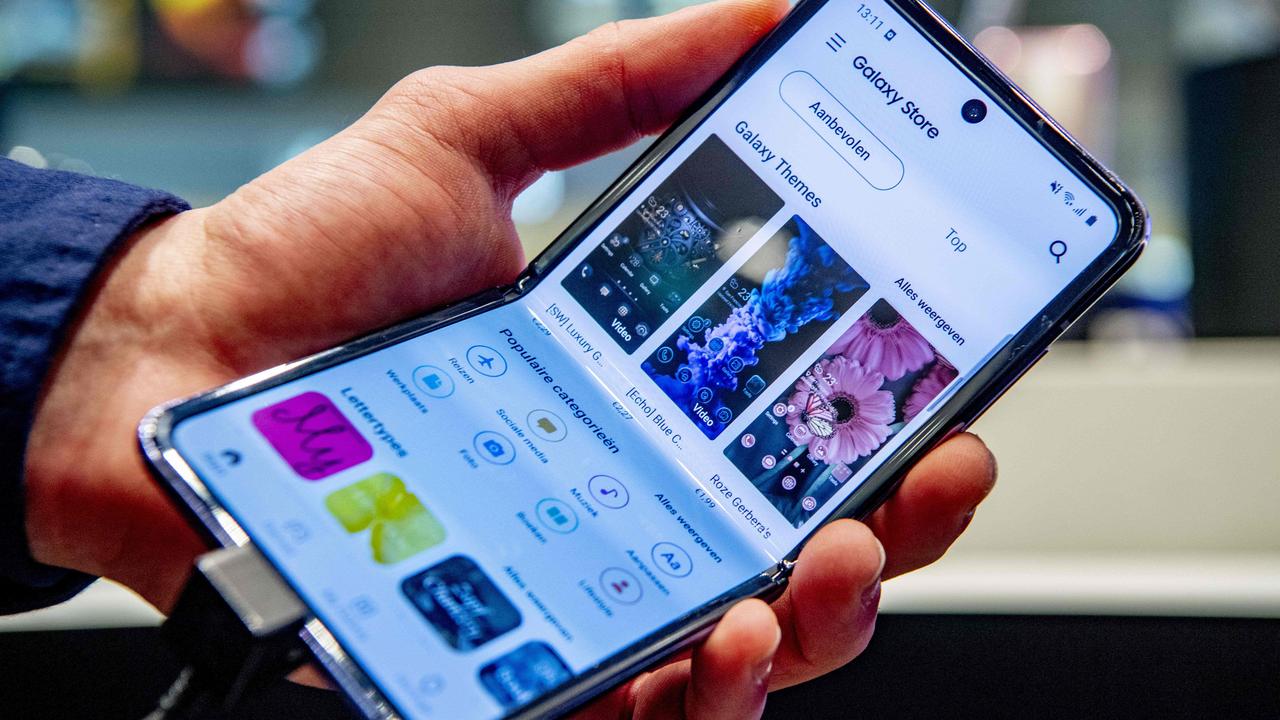 سامسونگ در گلکسی زد فلیپ ۵ از نمایشگر بیرونی بزرگتر استفاده می کند| تکلی سامسونگ در گلکسی زد فلیپ ۵ از نمایشگر بیرونی بزرگتر استفاده می کند| تکلی