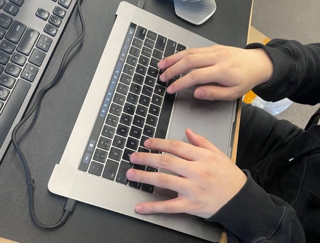 صدای کیبورد مک بوک به هکرها در اطلاع از محتوای تایپی کمک میکند|تکلی صدای کیبورد مک بوک به هکرها در اطلاع از محتوای تایپی کمک میکند|تکلی